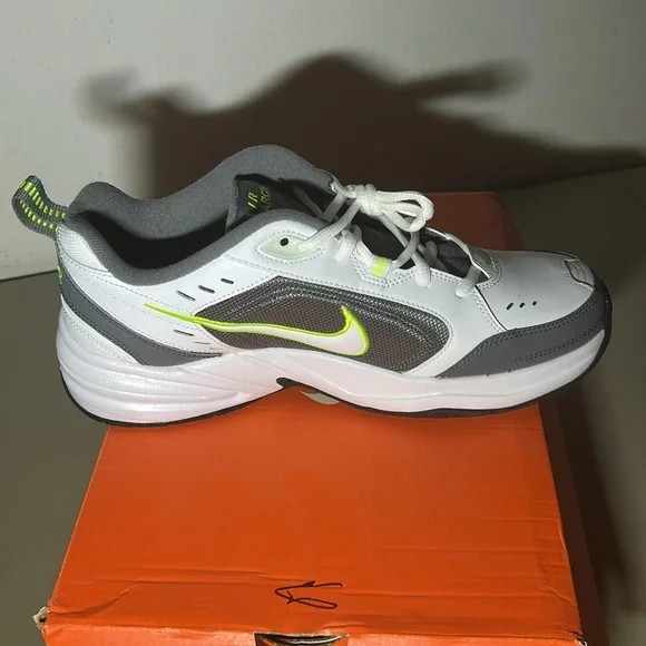 Nike Air Monarch  IV - Size 10.5 Men's NWT/BOX - Picture 7 of 8